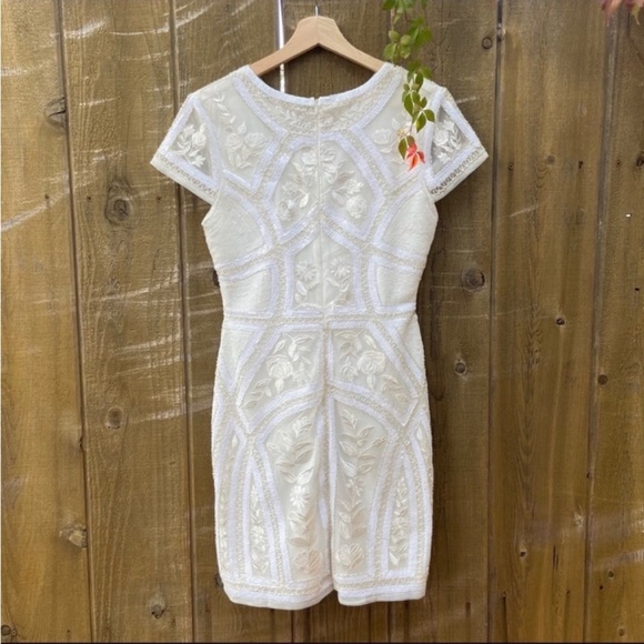 White Art Deco Sequins Bodycon Mini Dress 🌿 - Picture 5 of 10